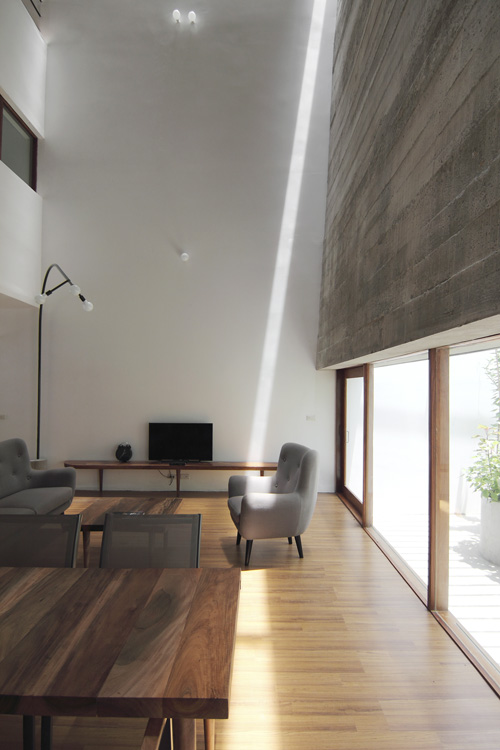 Nghệ An: Vợ chồng nghỉ hưu xây nhà xanh mướt mặt tiền rau - 10