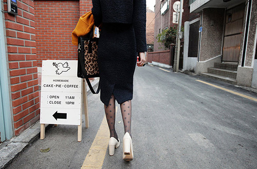 Những kiểu legging giúp đôi chân thon gọn bất ngờ - 5