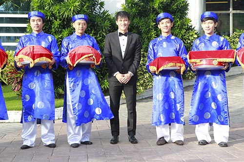 Thủy Tiên - Công Vinh hạnh phúc trao nhẫn cưới - 49