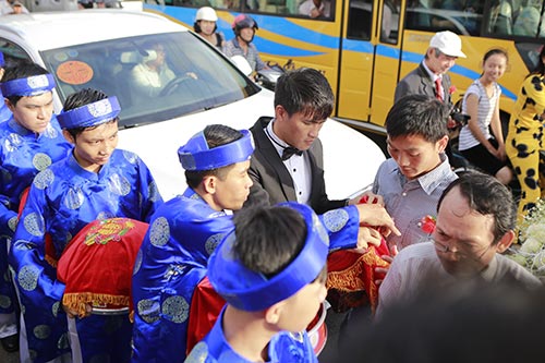 Thủy Tiên - Công Vinh hạnh phúc trao nhẫn cưới - 45