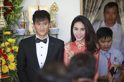 Thủy Tiên - Công Vinh hạnh phúc trao nhẫn cưới - 40