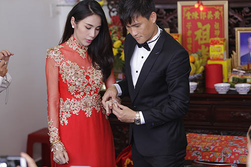 Thủy Tiên - Công Vinh hạnh phúc trao nhẫn cưới - 37