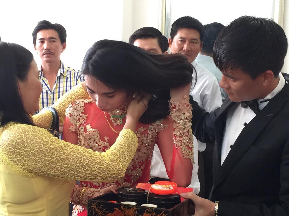 Thủy Tiên - Công Vinh hạnh phúc trao nhẫn cưới - 27