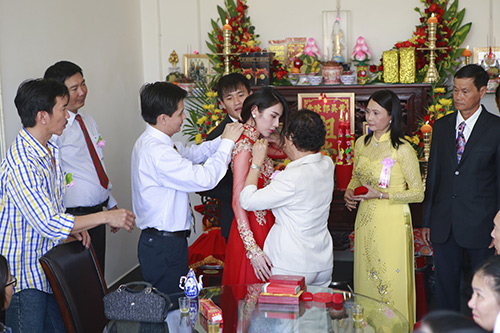 Thủy Tiên - Công Vinh hạnh phúc trao nhẫn cưới - 31