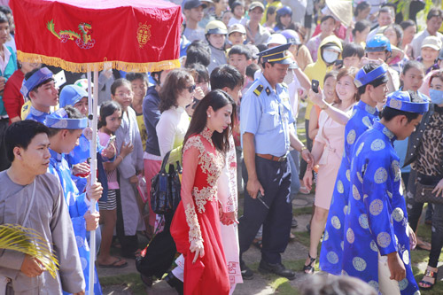 Thủy Tiên - Công Vinh hạnh phúc trao nhẫn cưới - 18