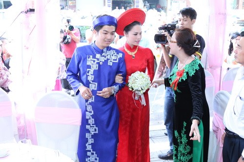 Nhật Kim Anh đẹp rạng ngời trong lễ rước dâu - 2