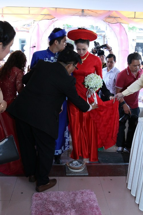 Nhật Kim Anh đẹp rạng ngời trong lễ rước dâu - 3