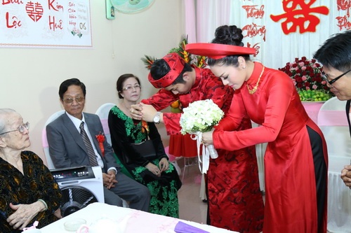 Nhật Kim Anh đẹp rạng ngời trong lễ rước dâu - 12