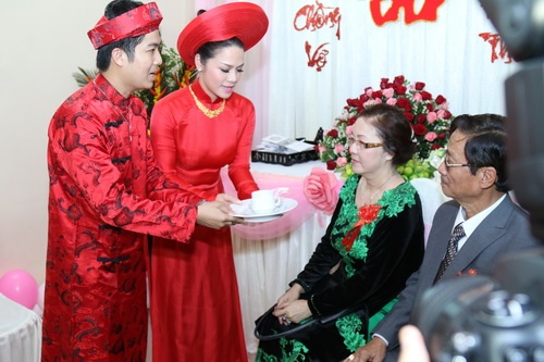 Nhật Kim Anh đẹp rạng ngời trong lễ rước dâu - 15