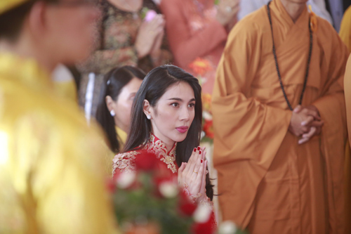 Thủy Tiên - Công Vinh hạnh phúc trao nhẫn cưới - 12