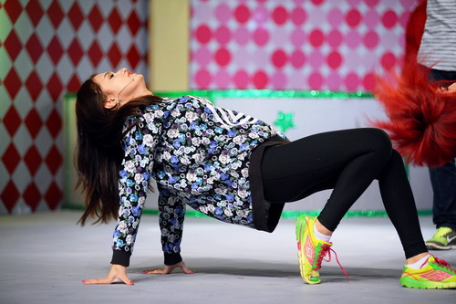 Hà Anh khoe eo bốc lửa, Hương Giang Idol nhảy cực sung - 11