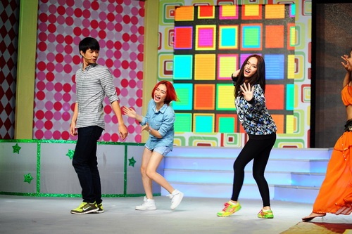 Hà Anh khoe eo bốc lửa, Hương Giang Idol nhảy cực sung - 18