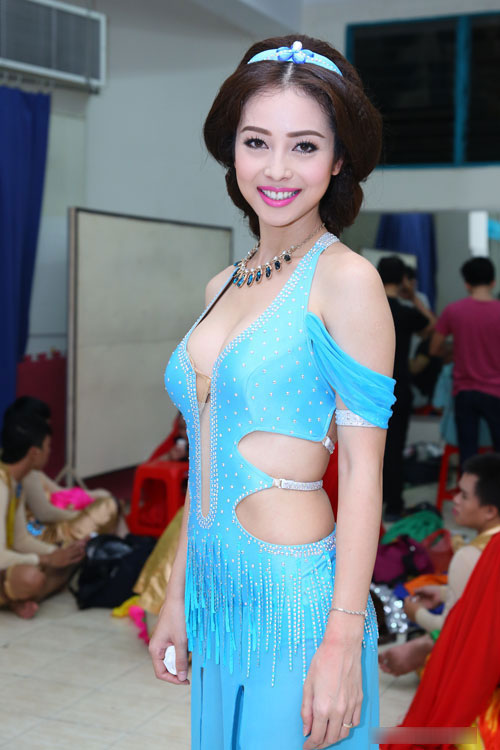 Lỗi trang điểm sao Việt quot;dínhquot; nhiều nhất 2014 - 6