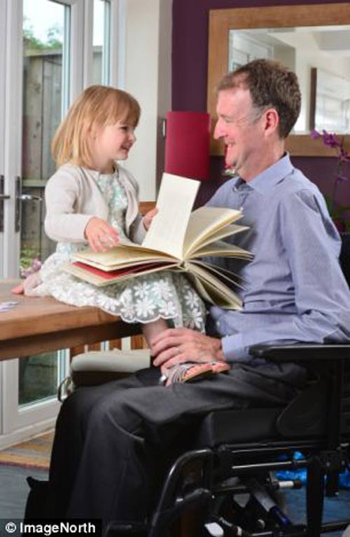 Mắc bệnh hiểm nghèo, bố kì công làm video gửi con gái - 3