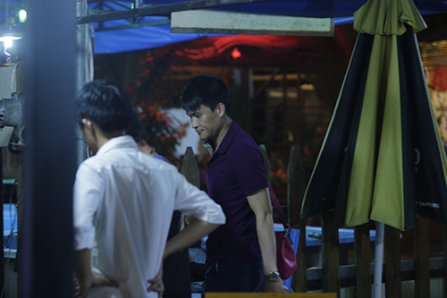 Công Vinh - Thủy Tiên đi ăn cùng bạn bè ngay sau đám cưới - 3