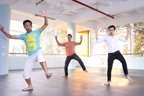 Jennifer Phạm đi chân trần tập nhảy với Dương Triệu Vũ - 2