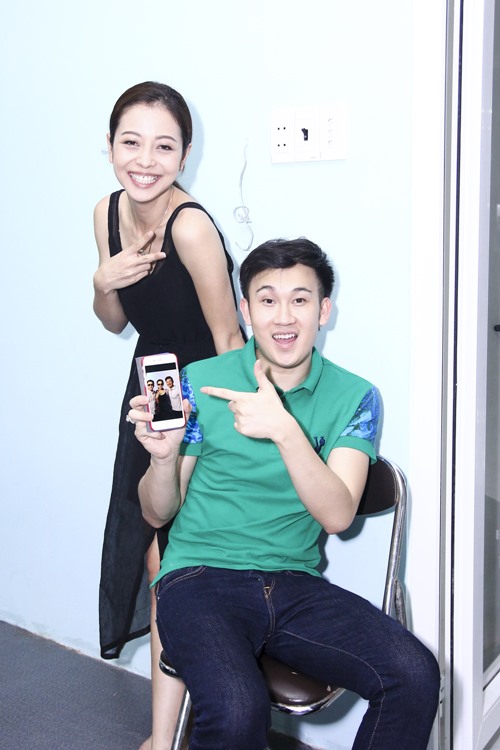 Jennifer Phạm đi chân trần tập nhảy với Dương Triệu Vũ - 5