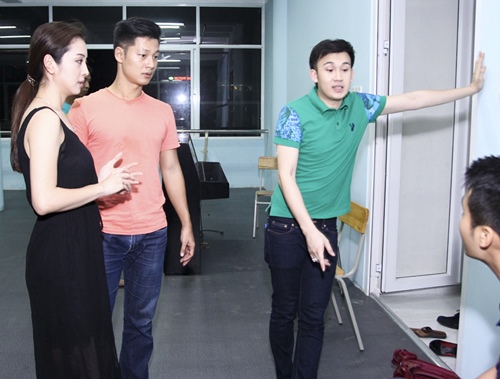 Jennifer Phạm đi chân trần tập nhảy với Dương Triệu Vũ - 9