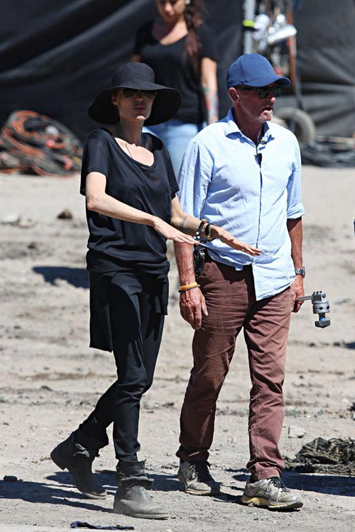 Angelina Jolie gầy trơ xương vì nhịn ăn để làm phim - 3