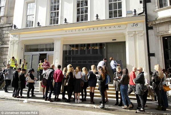 Angelina Jolie gầy trơ xương vì nhịn ăn để làm phim - 8