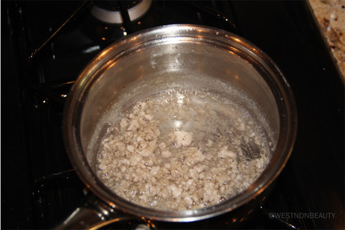 Mách mẹ cách làm dầu dừa trị má nẻ cho bé yêu - 8