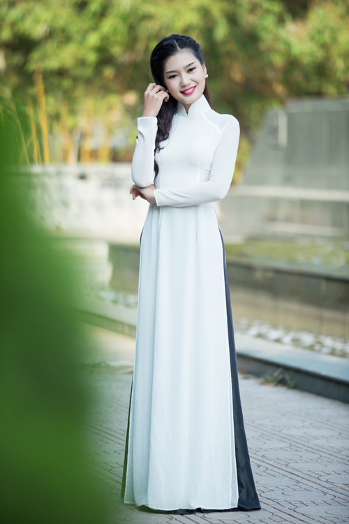 Top 5 HHVN 2014 đẹp dịu dàng trong tà áo dài - 10