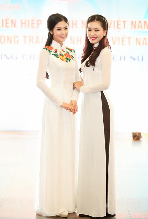 Top 5 HHVN 2014 đẹp dịu dàng trong tà áo dài - 1