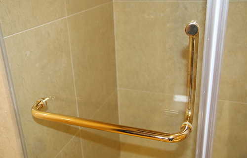 Ông chủ Kỷ Mùi dát vàng cả nhà tặng vợ con - 8