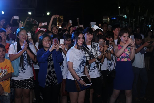 Sơn Tùng M-TP lạnh lùng đi quảng bá phim - 12