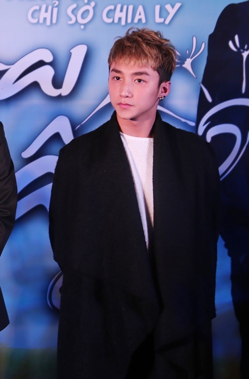 Sơn Tùng M-TP lạnh lùng đi quảng bá phim - 5