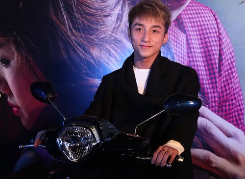 Sơn Tùng M-TP lạnh lùng đi quảng bá phim - 8