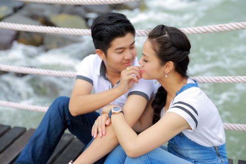 Chồng Nhật Kim Anh mặc váy cầu hôn vợ - 7