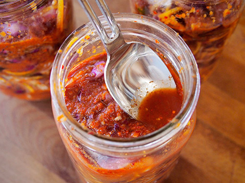 Thử làm kim chi bắp cải tím ăn nào! - 9