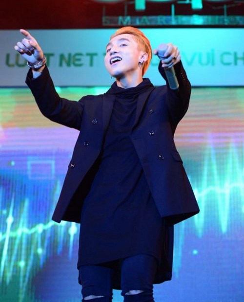 Những bộ cánh thách đố thời tiết của Sơn Tùng M-TP - 15