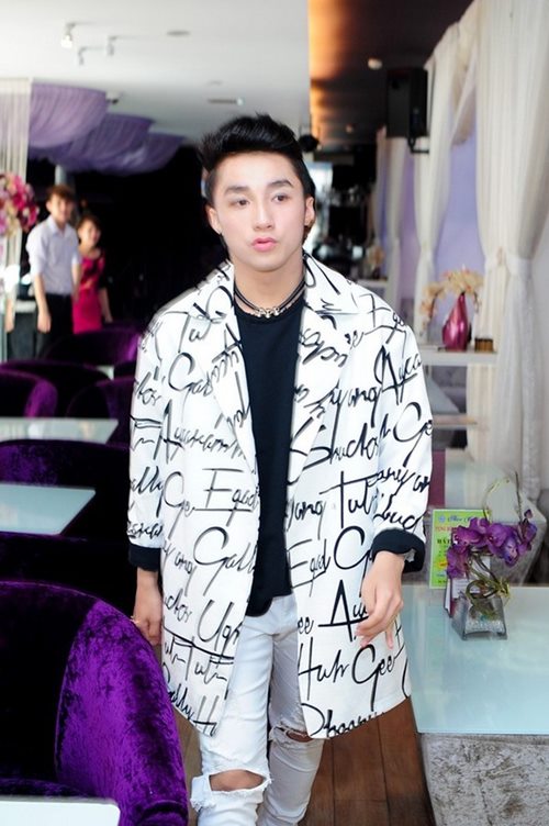 Những bộ cánh thách đố thời tiết của Sơn Tùng M-TP - 17