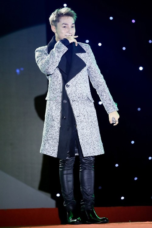 Những bộ cánh thách đố thời tiết của Sơn Tùng M-TP - 8