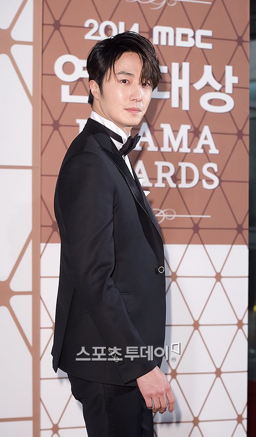 Jang Hyuk và Jang Nara giành giải Cặp đôi đẹp nhất - 18