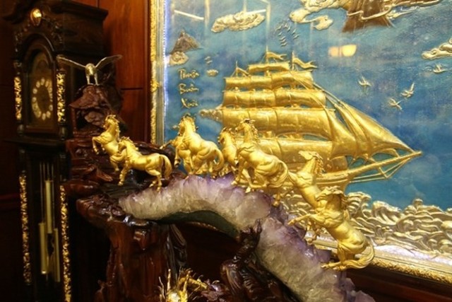 Đo độ “khủng” của những biệt thự được dát vàng ở Hà Nội - 10