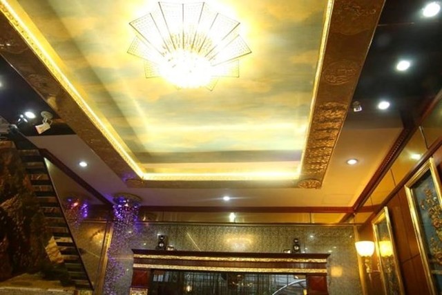 Đo độ “khủng” của những biệt thự được dát vàng ở Hà Nội - 9