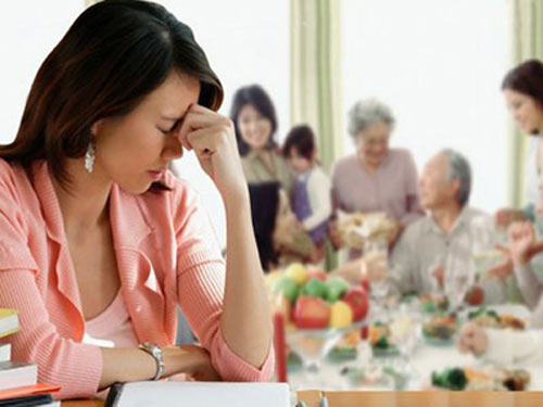 Mệt vì chuyện nội ngoại ngày Tết dương - 1