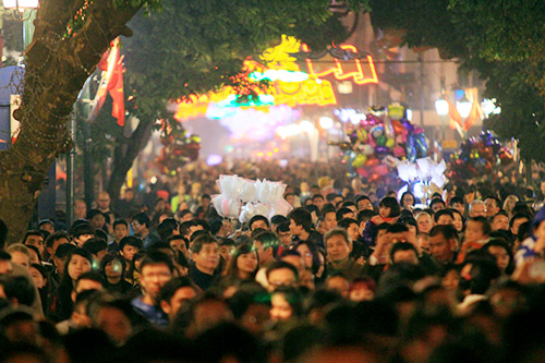 Không khí hân hoan chào đón năm mới 2015 trên cả nước - 4