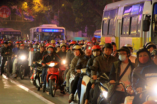 Không khí hân hoan chào đón năm mới 2015 trên cả nước - 1