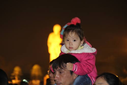 Không khí hân hoan chào đón năm mới 2015 trên cả nước - 16