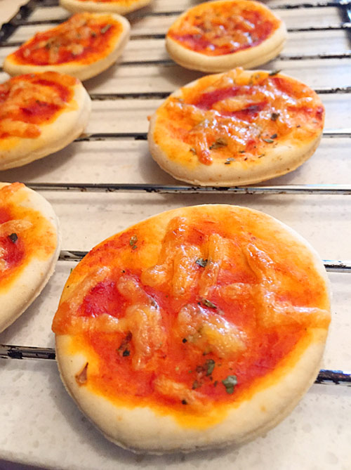 Bánh quy pizza mini ngon lạ miệng