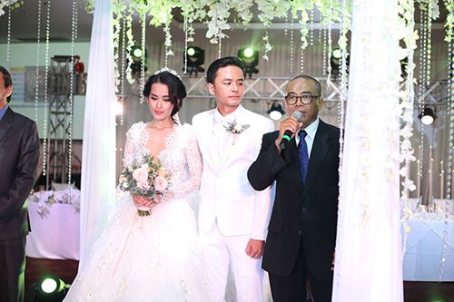 Tú Vi - Văn Anh nhảy nhót tưng bừng trong đám cưới quot;ngôn tìnhquot; - 48