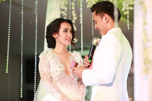 Tú Vi - Văn Anh nhảy nhót tưng bừng trong đám cưới quot;ngôn tìnhquot; - 24