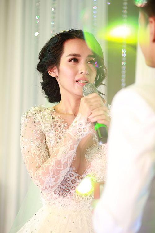Tú Vi - Văn Anh nhảy nhót tưng bừng trong đám cưới quot;ngôn tìnhquot; - 36