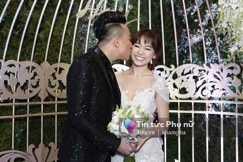 Trấn Thành - Hari Won mặc trang phục dân tộc Việt - Hàn, rưng rưng nước mắt - 39