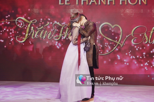 Trấn Thành - Hari Won mặc trang phục dân tộc Việt - Hàn, rưng rưng nước mắt - 14
