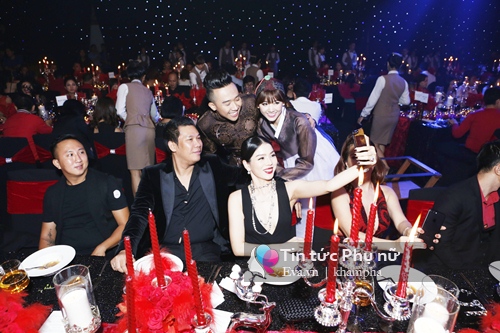 Trấn Thành - Hari Won mặc trang phục dân tộc Việt - Hàn, rưng rưng nước mắt - 7